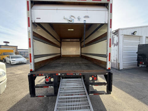 2018 Freightliner M2 106