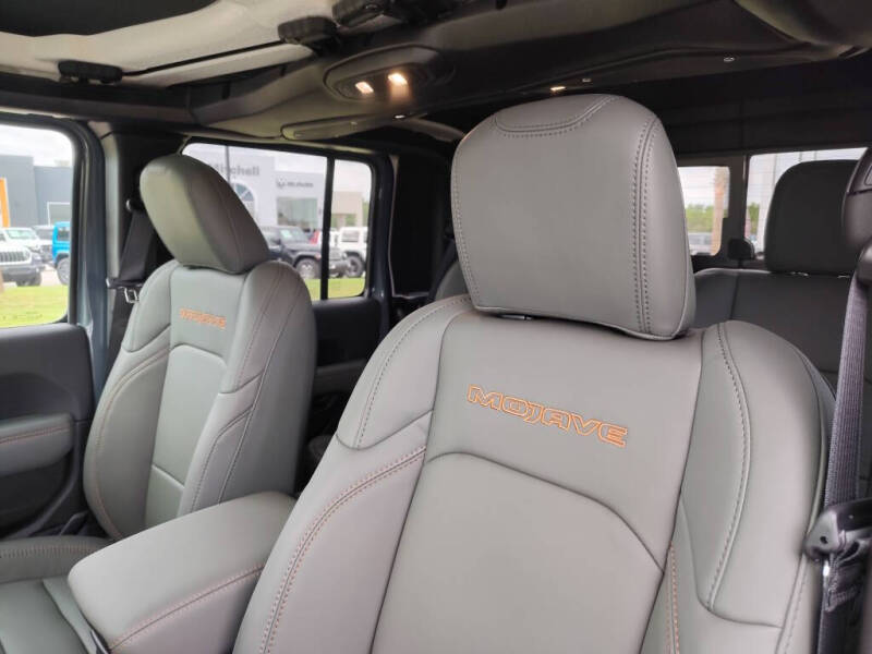 2025 Jeep Gladiator Mojave X