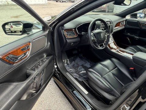 2017 Lincoln Continental Premiere