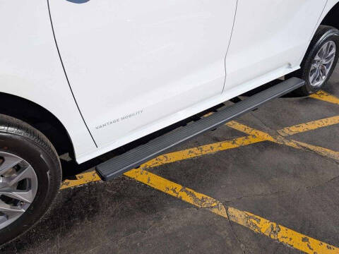 2025 Toyota Sienna LE 8-Passenger