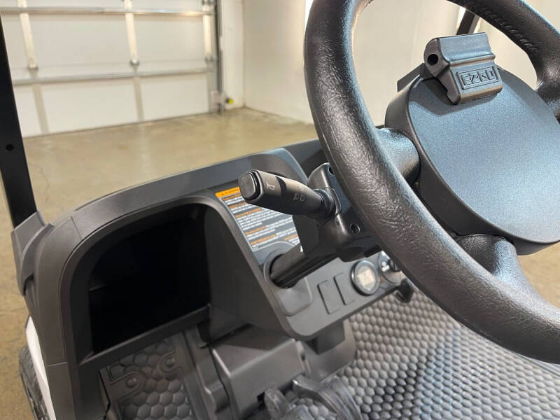 2024 E-Z-GO Freedom RXV ELiTE Lithium