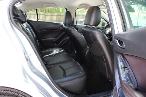 2018 Mazda MAZDA3 Touring