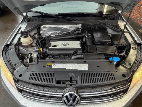 2017 Volkswagen Tiguan 2.0T Wolfsburg Edition 4Motion