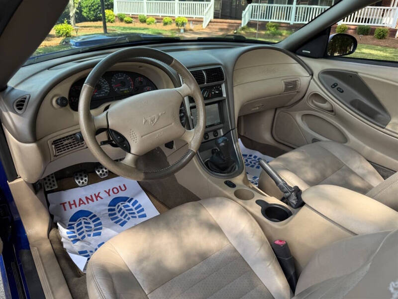 2004 Ford Mustang GT Deluxe
