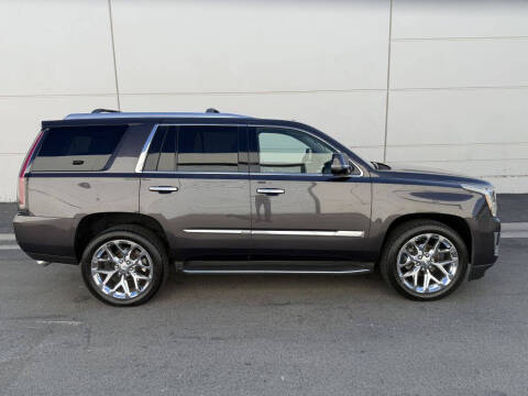 2016 Cadillac Escalade Luxury Collection