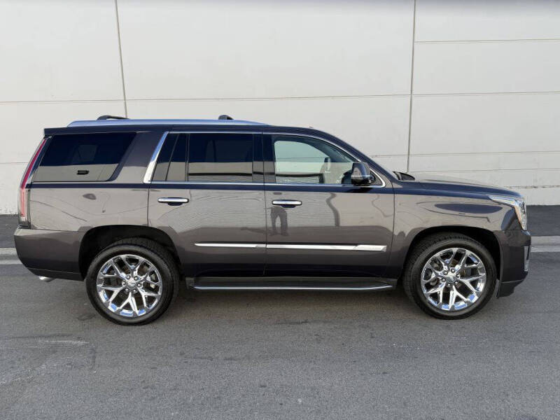 2016 Cadillac Escalade Luxury Collection
