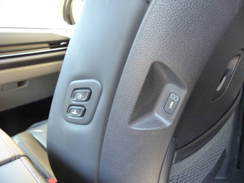 2025 Kia Carnival EX