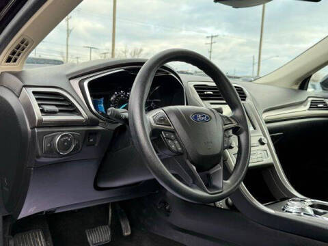 2020 Ford Fusion SE