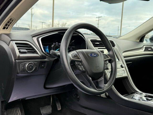 2020 Ford Fusion SE