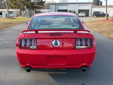 2006 Ford Mustang GT Deluxe