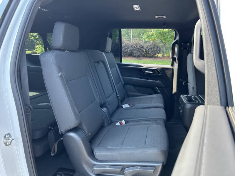 2025 Chevrolet Suburban LS