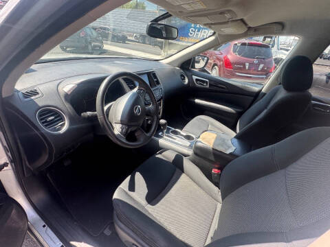 2018 Nissan Pathfinder SL