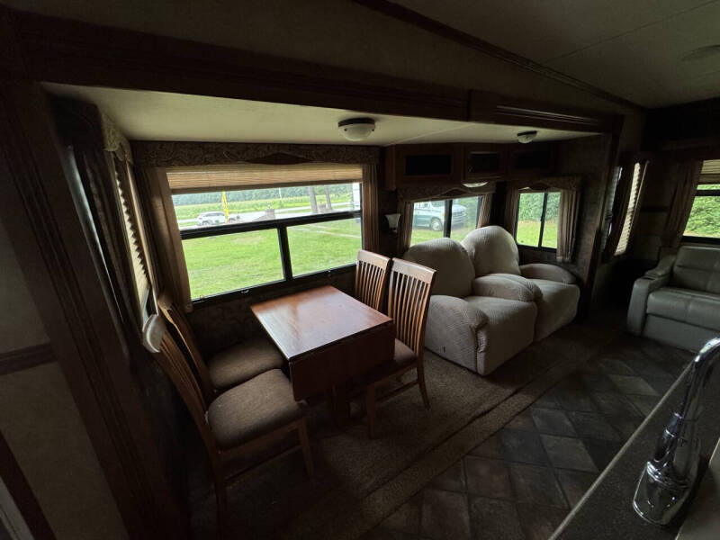 2013 Dutchmen Denali   330RLS