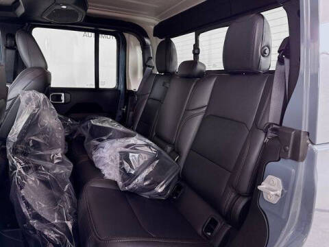 2025 Jeep Gladiator High Tide