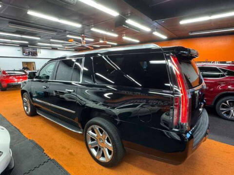 2016 Cadillac Escalade ESV Luxury Collection