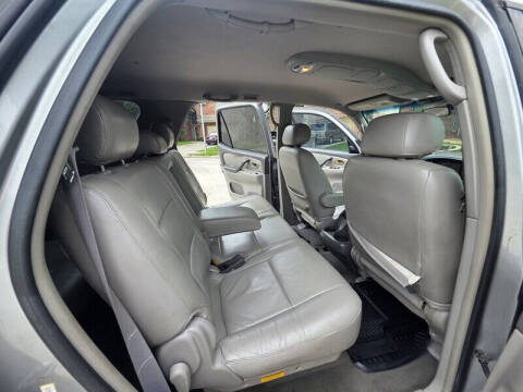 2004 Toyota Sequoia SR5
