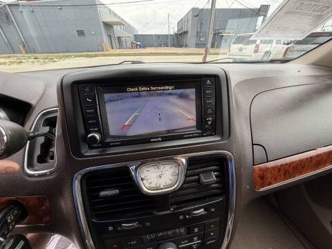 2015 Chrysler Town and Country Touring