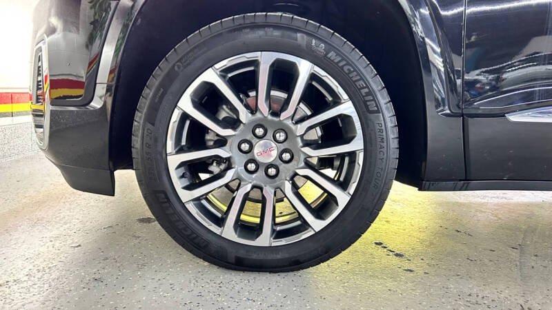 2022 GMC Acadia Denali