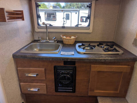 2020 Lance Camper 650 / 15ft