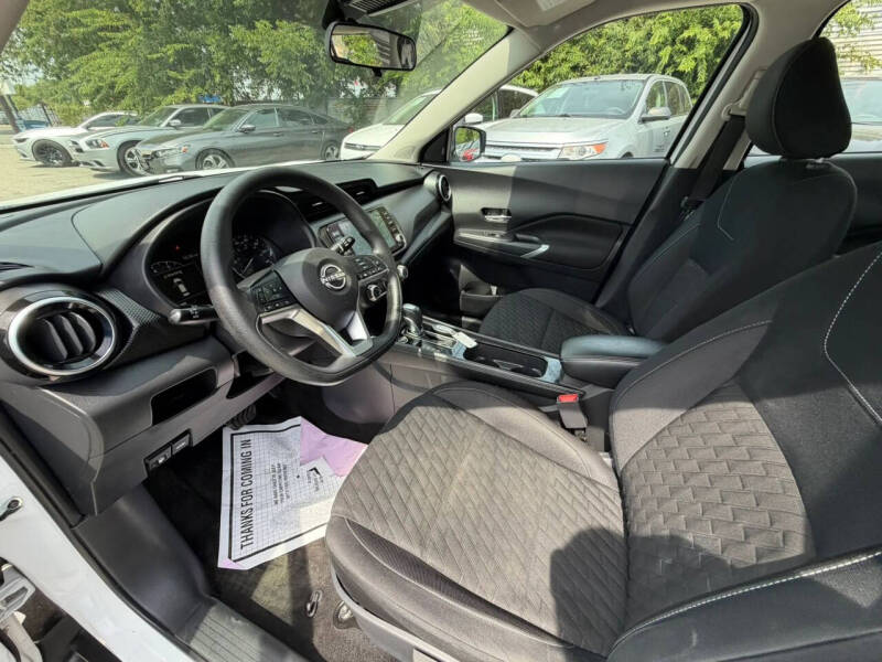 2023 Nissan Kicks SV