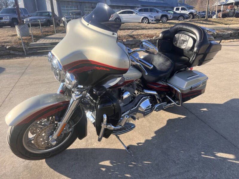 2006 Harley-Davidson FLHTCUSE