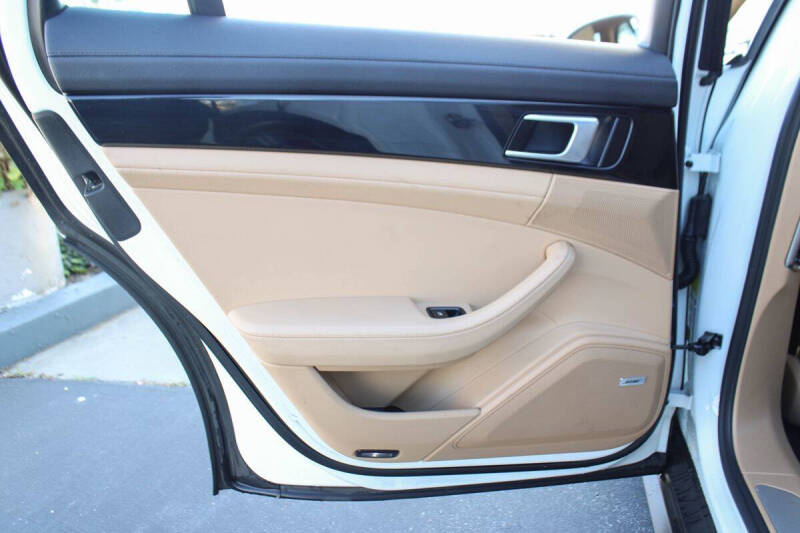 2020 Porsche Panamera