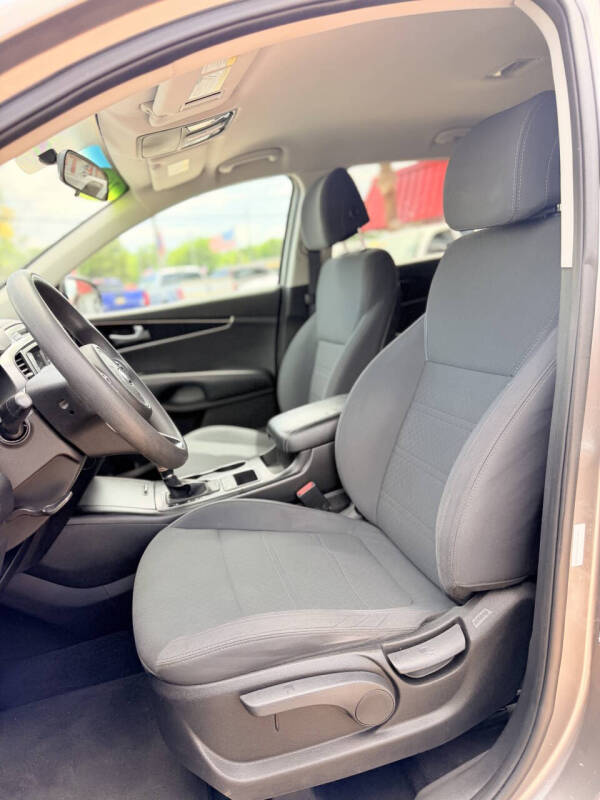 2017 Kia Sorento L