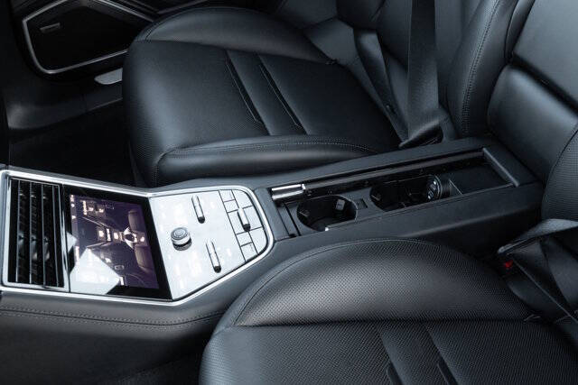 2023 Porsche Panamera 4