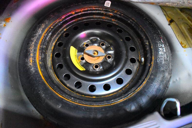 2004 Ford Mustang Deluxe