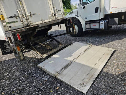 2014 Freightliner M2 106