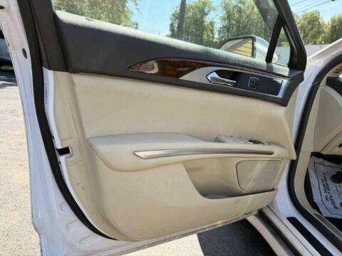 2014 Lincoln MKZ