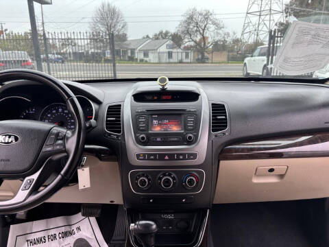 2014 Kia Sorento LX
