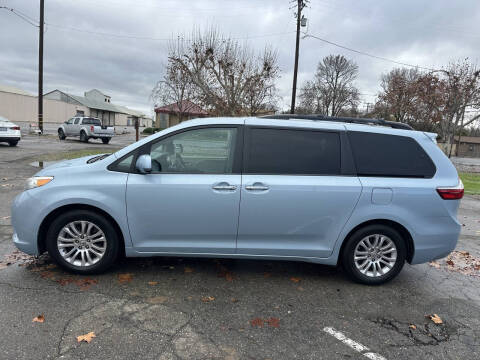 2015 Toyota Sienna