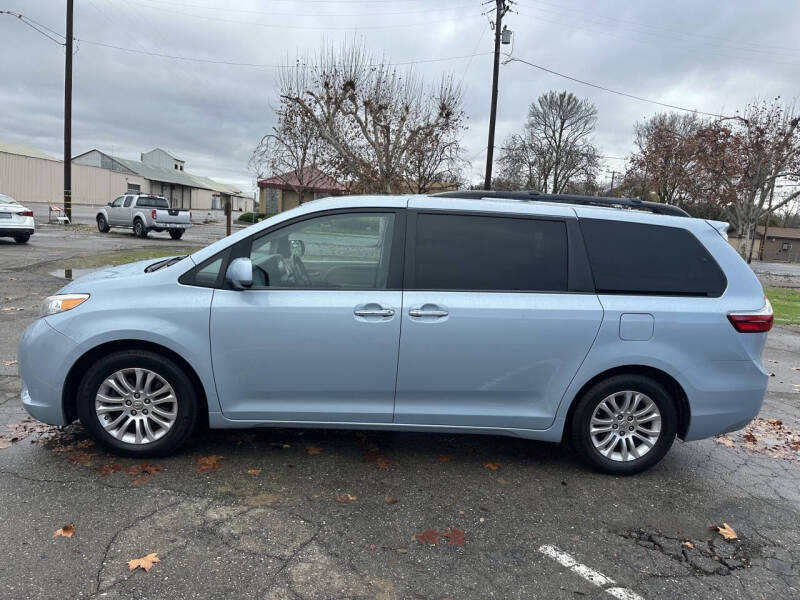2015 Toyota Sienna