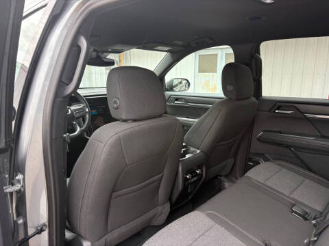 2025 GMC Acadia Elevation