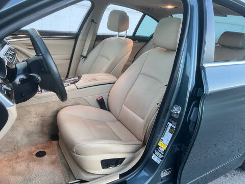 2012 BMW 5 Series 528i