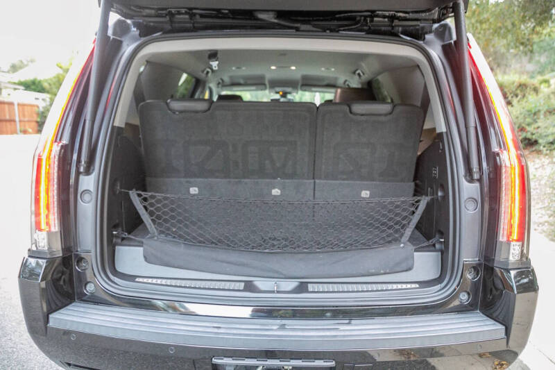 2018 Cadillac Escalade Standard