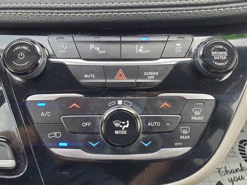 2023 Chrysler Pacifica Touring L