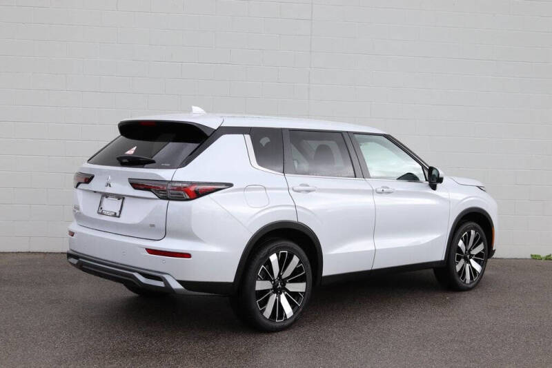 2025 Mitsubishi Outlander SE