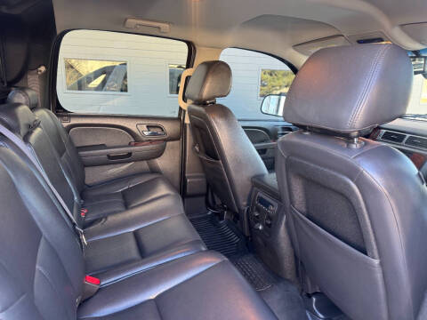 2012 Chevrolet Avalanche LS