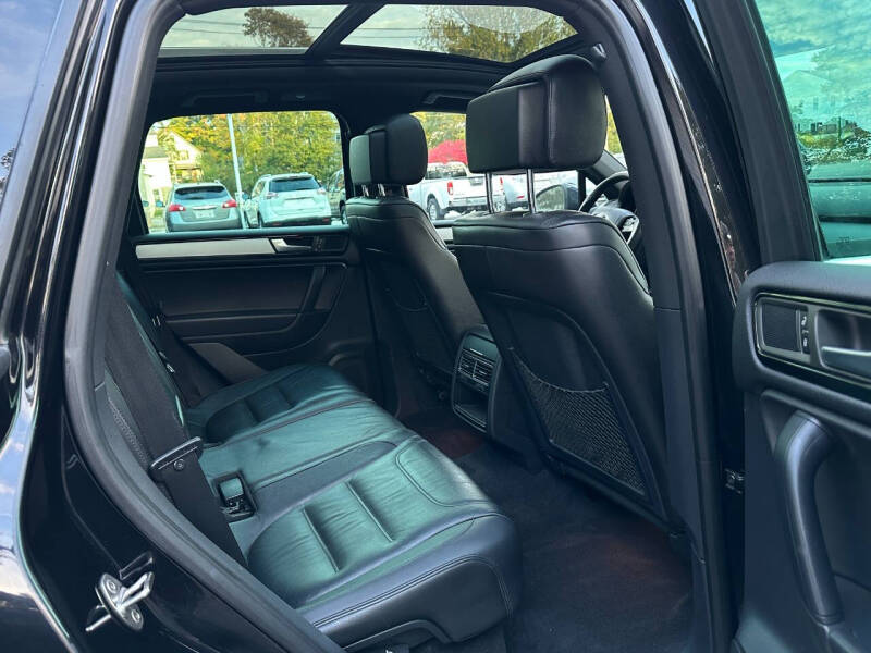 2014 Volkswagen Touareg V6 R-Line