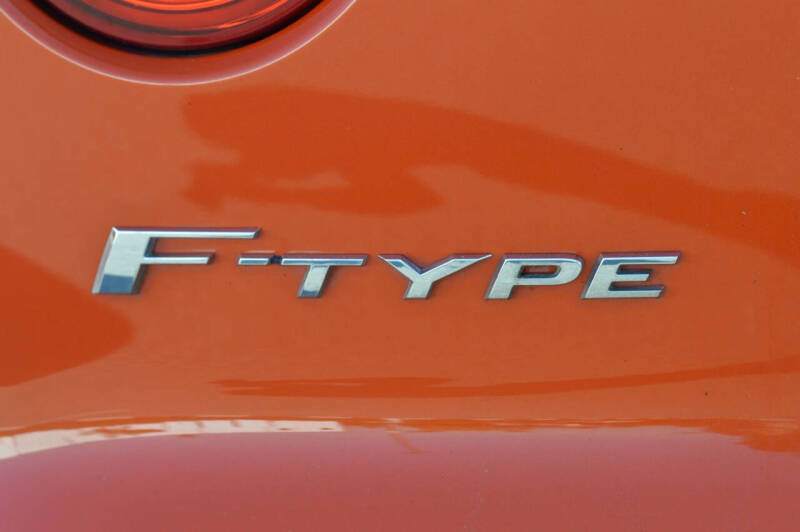 2016 Jaguar F-TYPE R