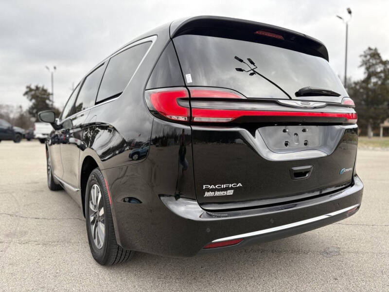 2023 Chrysler Pacifica Plug-In Hybrid Limited