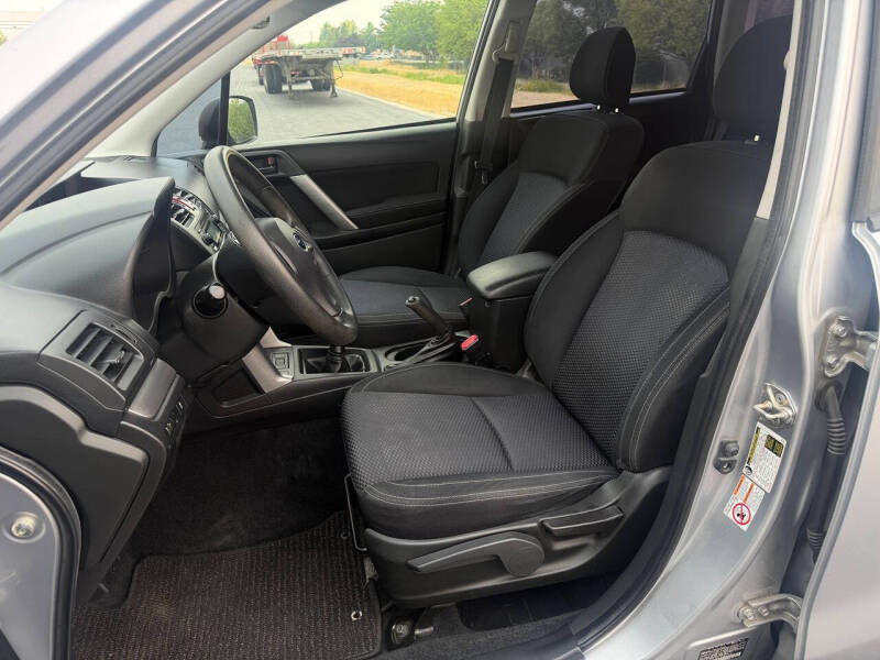 2014 Subaru Forester 2.5i