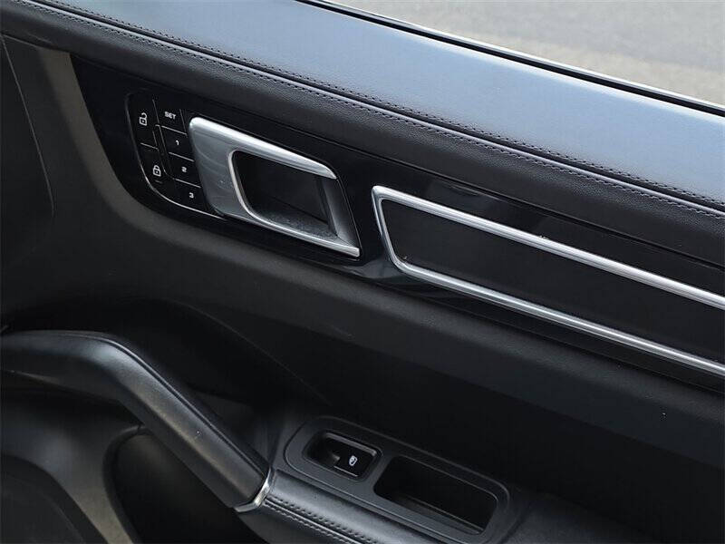 2021 Porsche Cayenne GTS