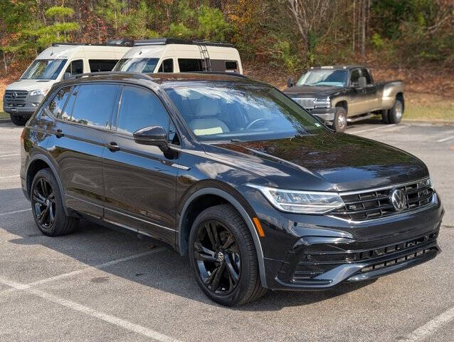2023 Volkswagen Tiguan SE R-Line Black