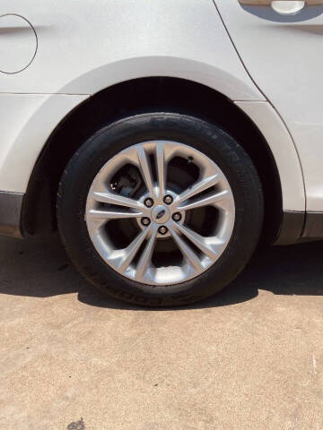 2013 Ford Taurus SEL