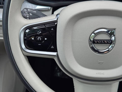2025 Volvo XC60 T8 Plus Dark Theme