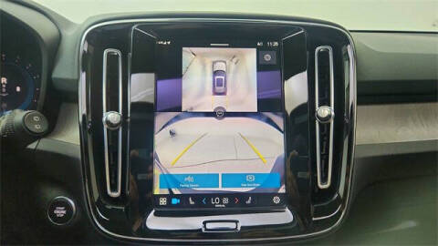 2024 Volvo XC40 B5 Plus Dark Theme