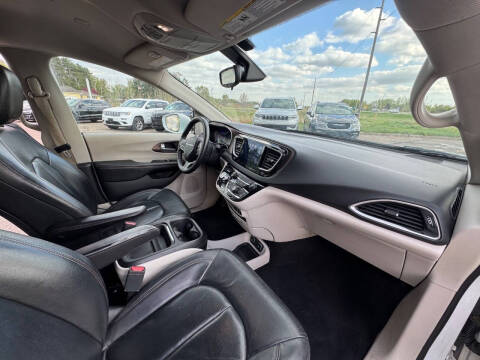 2017 Chrysler Pacifica Touring Plus